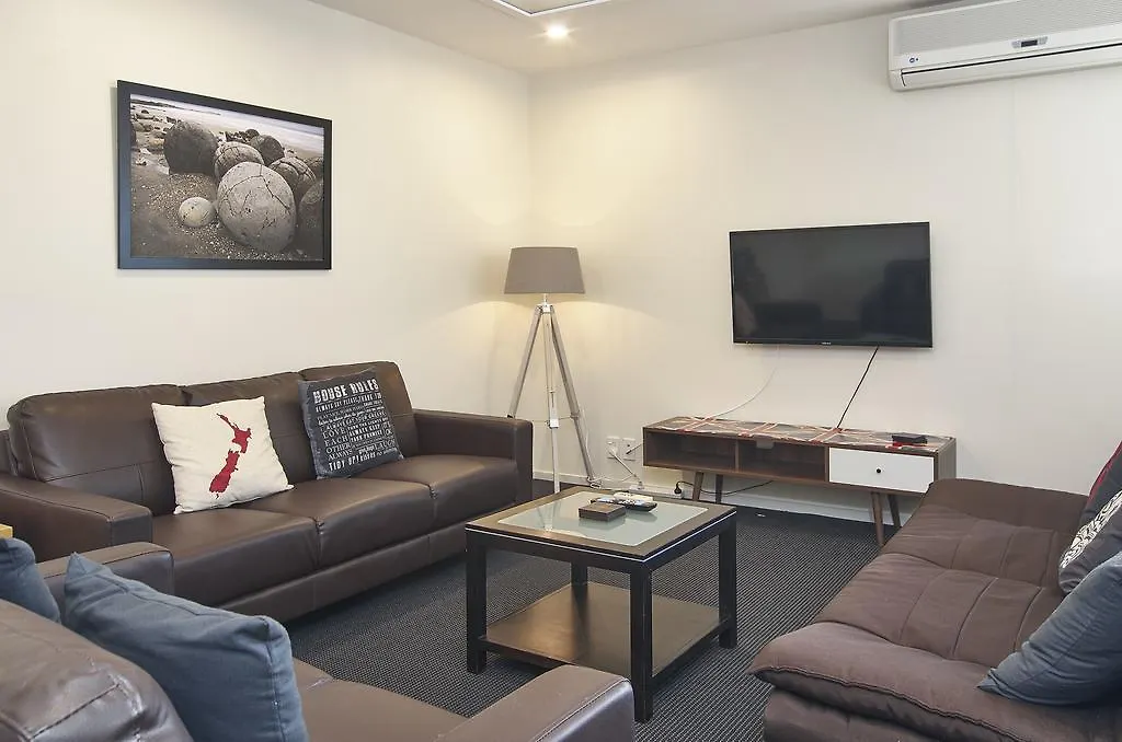 Riccarton Loft - Christchurch Holiday Homes
